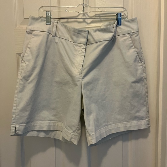 Loft size 14 white shorts - Picture 1 of 4